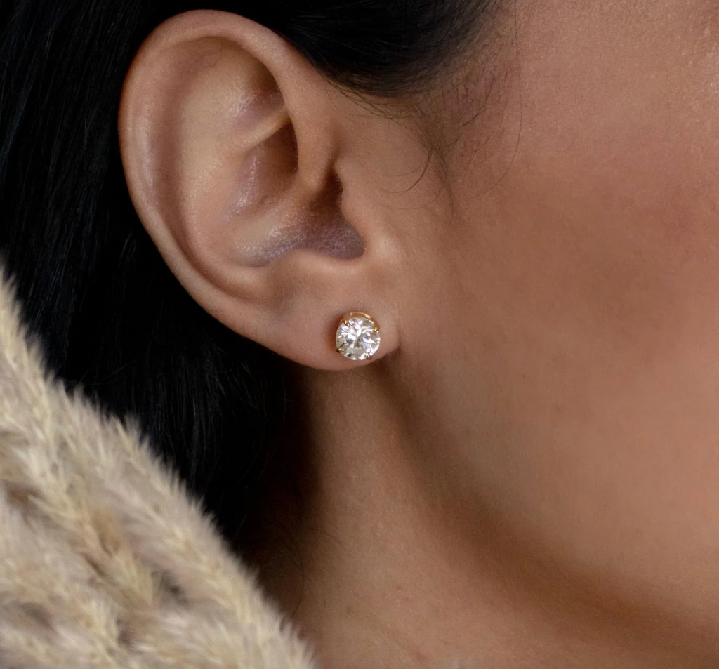 Round Diamond Studs